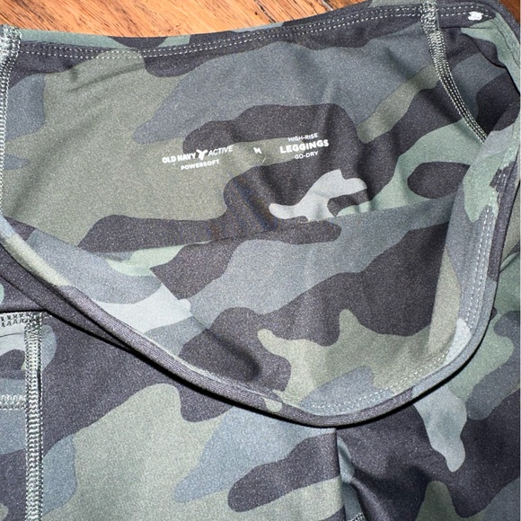 Old navy camo leggings - Picture 3 of 4